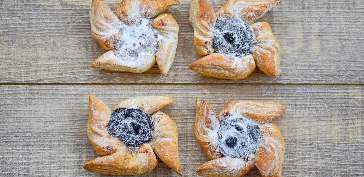Heinosen joulutorttuja pikkujoulupöytään