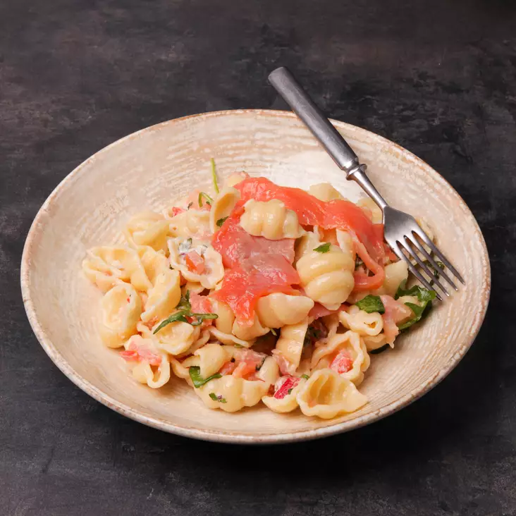 SAVULOHI-PASTASALAATTI - Salaatit - 1673 - 1