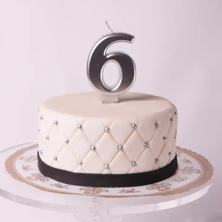 NUMEROKYNTTILÄ HOPEA - Kakkukynttilät - 0025 - 1